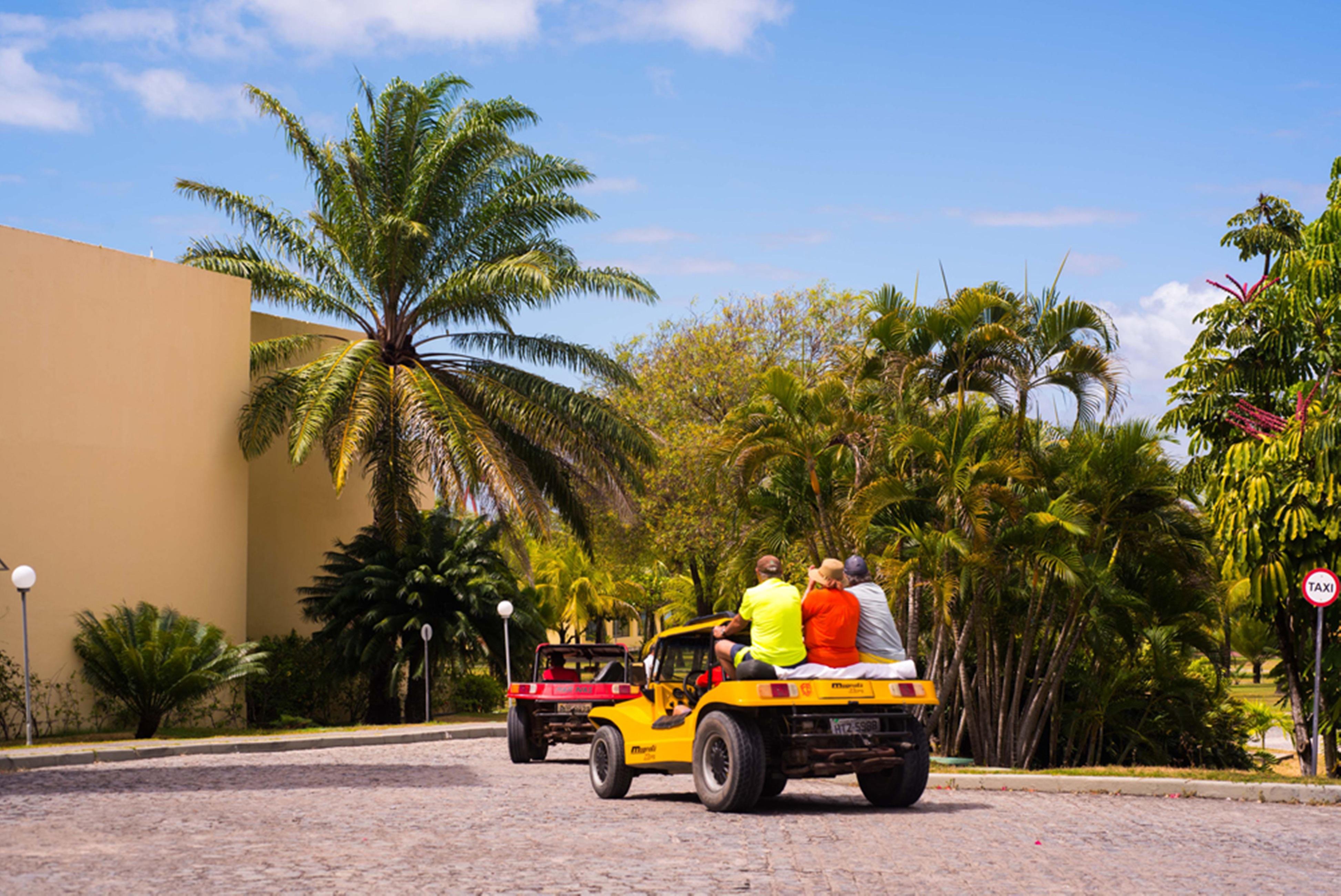 Vila Gale Cabo Cabo de Santo Agostinho Eksteriør billede Golf carts in Playa del Carmen